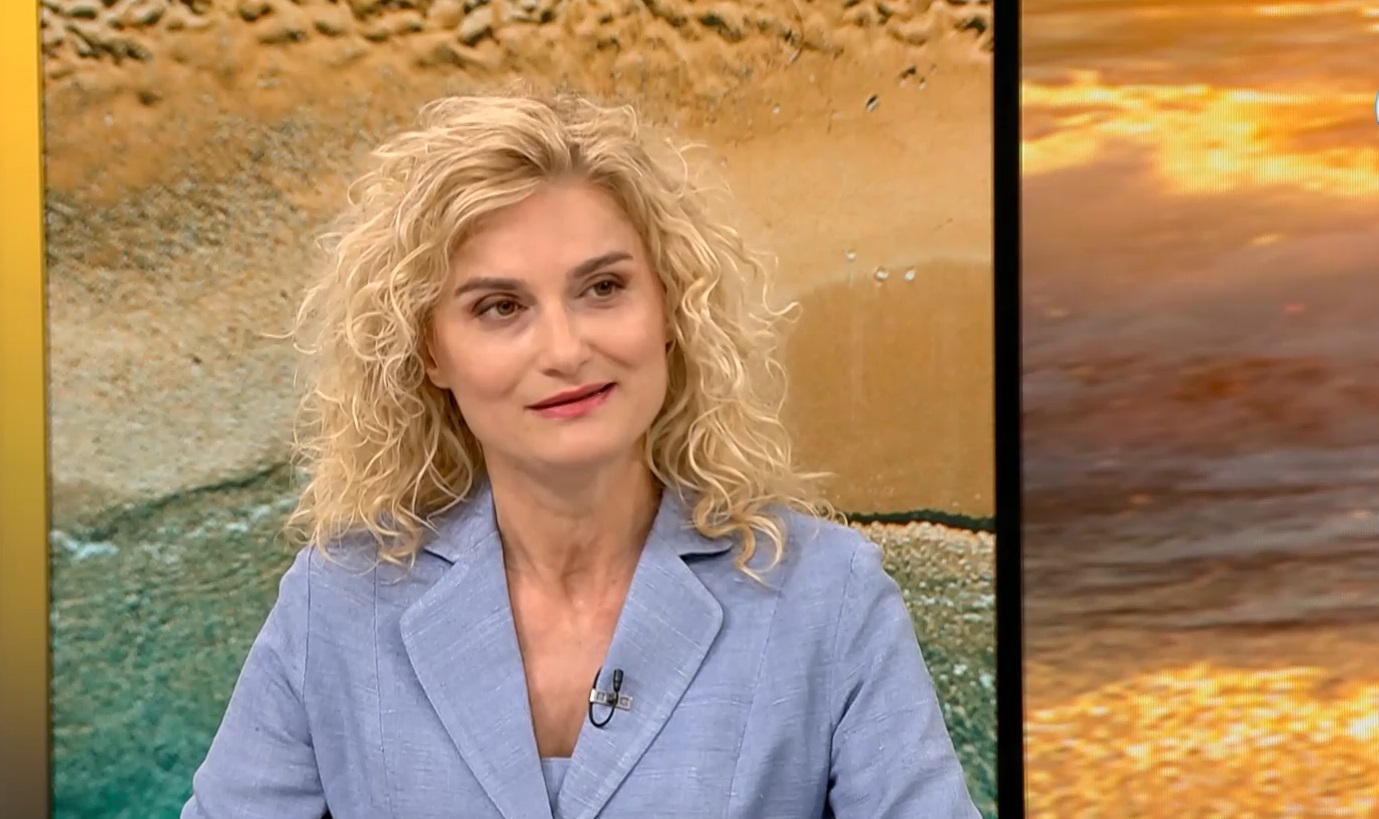 Зарица Динкова: Това лято водите на Черно море са по-чисти, отколкото са били години преди това