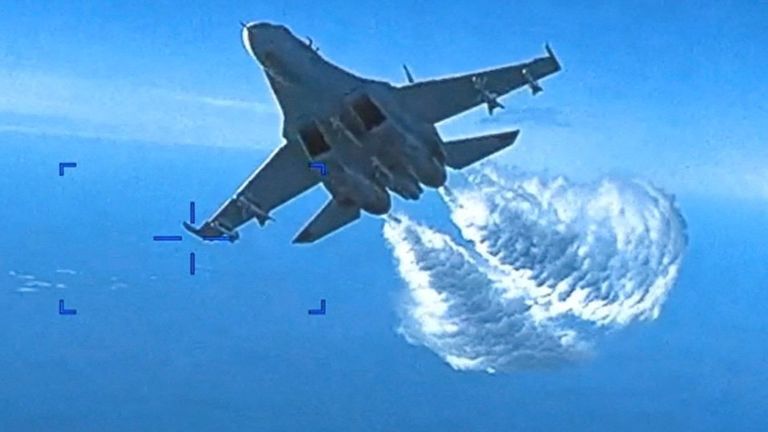 Украйна е свалила 17 дрона, атакували нейната територия