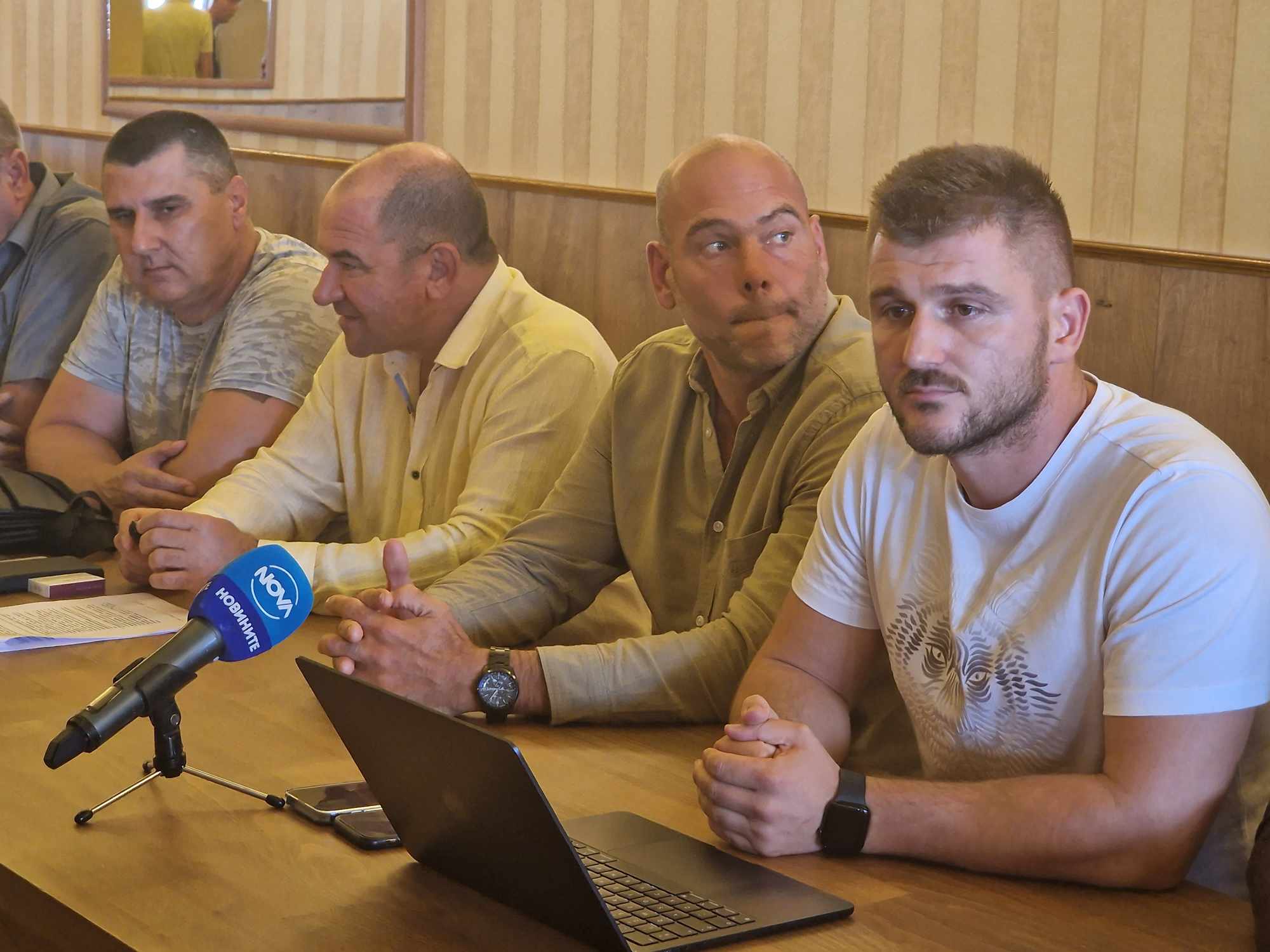 Земеделците започват национални протести срещу зърното от Украйна