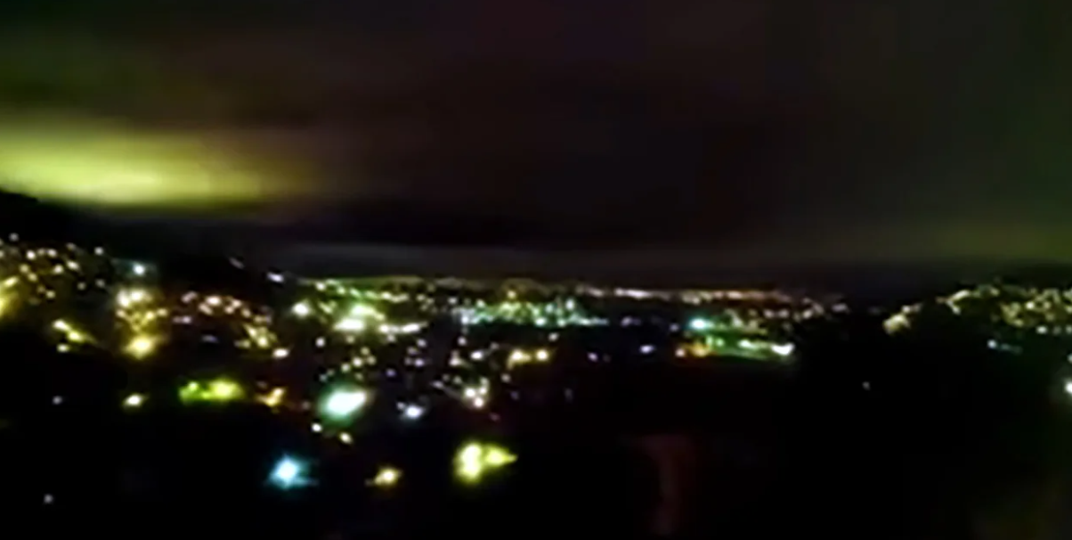 CNN: Светлини с неизвестен произход са се появили в небето над Мароко преди земетресението