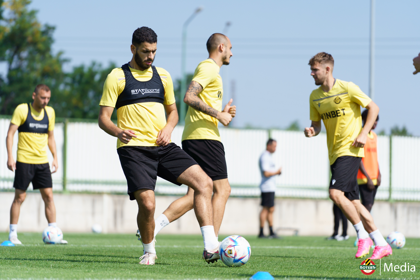 Ботев Пловдив открива филиали в 12 училища
