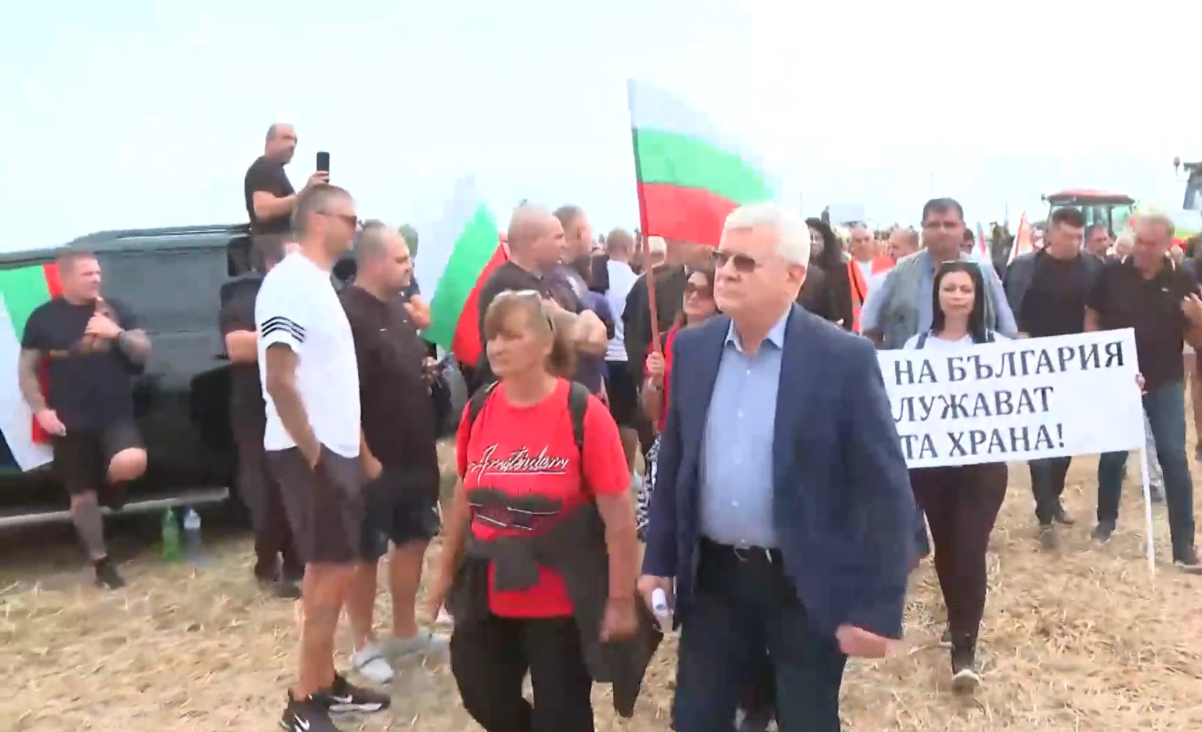 Кирил Вътев при протестиращите земеделци: Нито едно решение не предполага моментален резултат (ВИДЕО)
