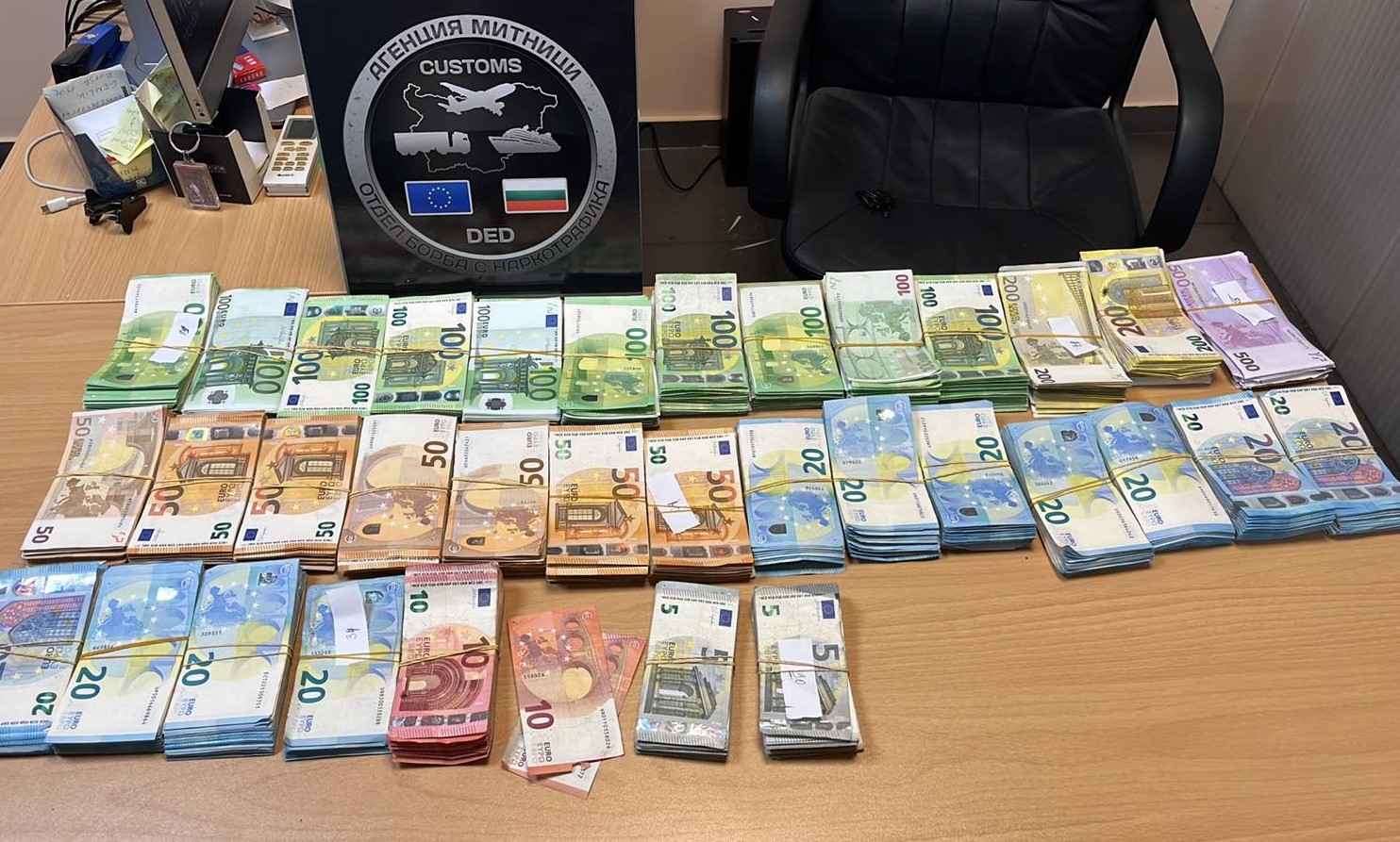 Откриха недекларирана валута над 163 000 лв. на "Капитан Андреево"