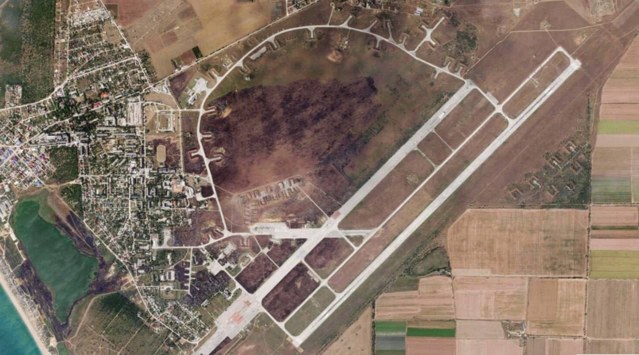 Украйна обяви, че е атакувала военновъздушна база в Крим