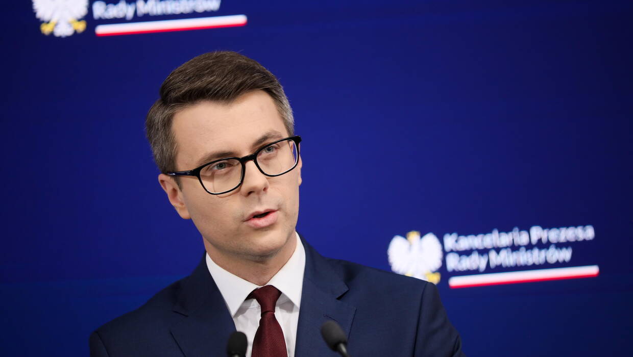 Полша заяви, че извършва само предварително договорени доставки на оръжие за Украйна
