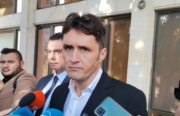 Шефът на полицията в Бургас Емил Павлов: При задържания с 400 000 лв. служител на Община Несебър излизат и други престъпления