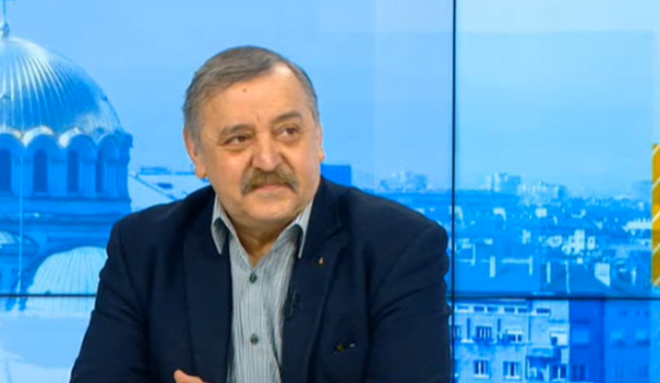 Проф. Кантарджиев за новия вариант на COVID: Препоръчвам на хората над 65 години да носят маски