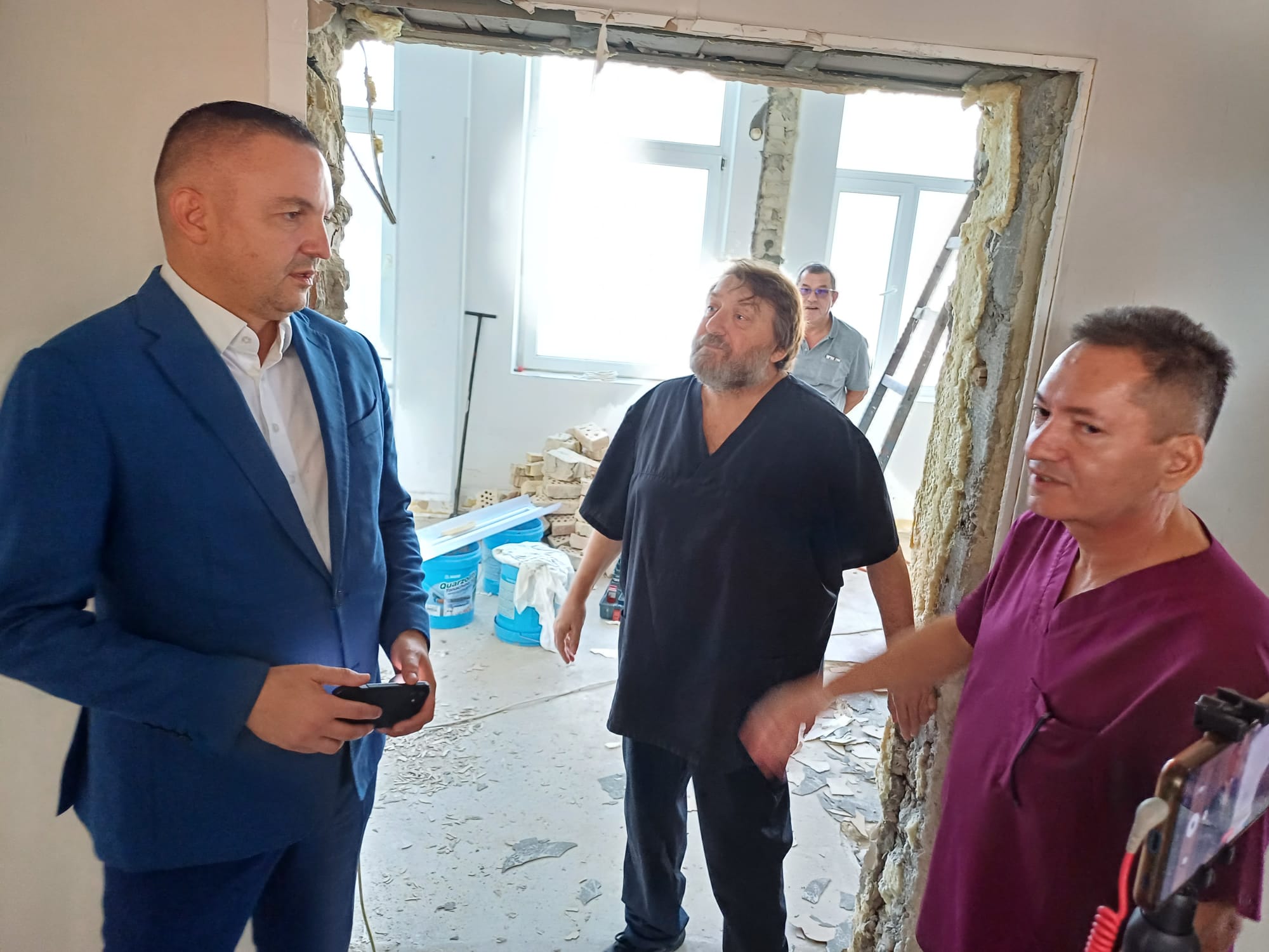Ремонтират операционния блок на урологията в МБАЛ „Св. Анна“