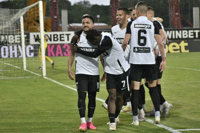 Локомотив Пловдив не сдава върха - направи 1:1 с Лудогорец в Разград