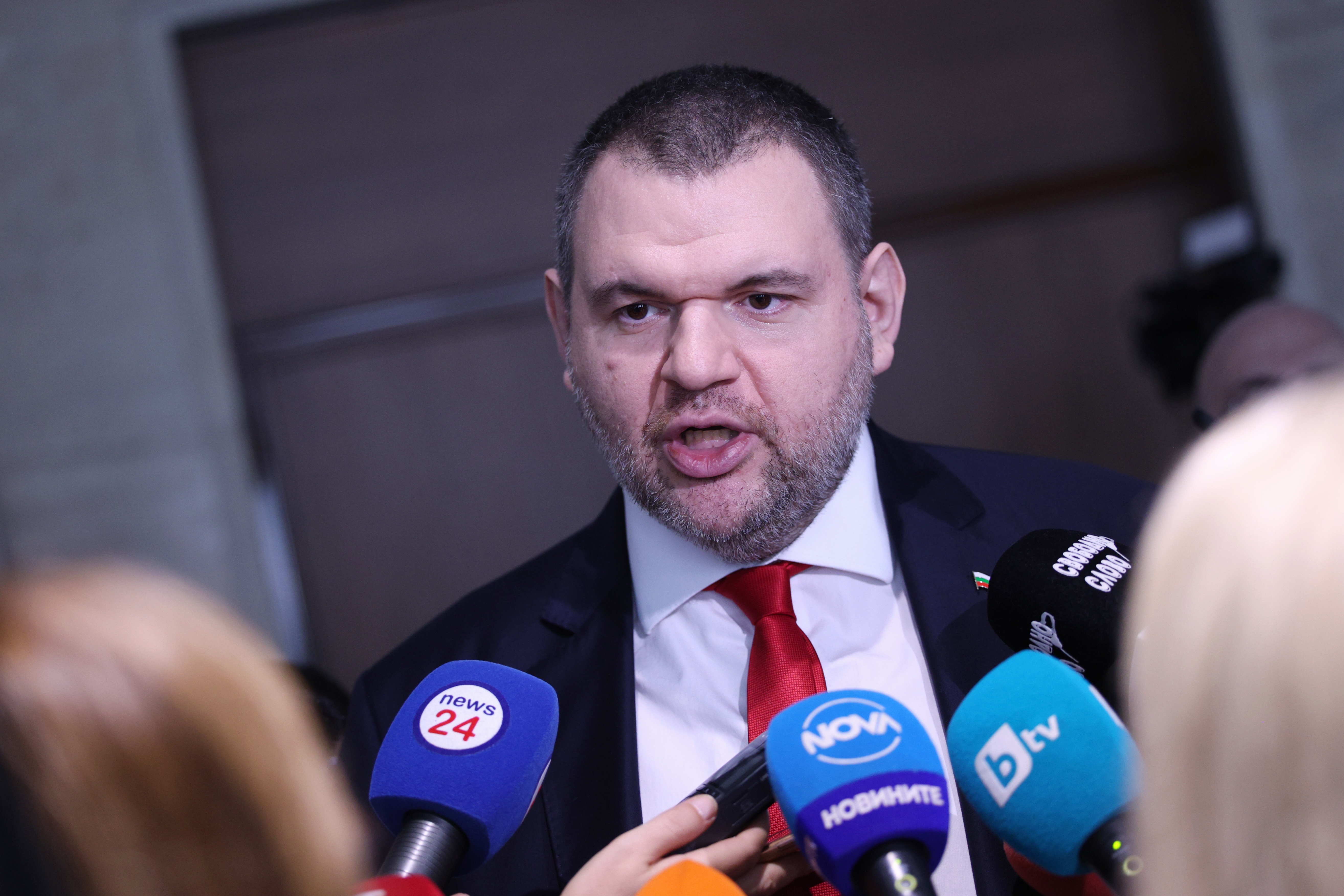 Делян Пeевски: ДДС за ресторантьорите остава 9%, "бонус - донос" отпада