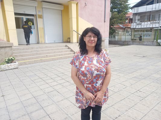 Смениха директорката с оценките на починала ученичка (обзор)