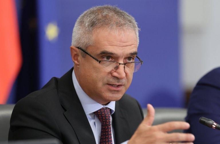 Министърът на енергетиката отива при протестиращите