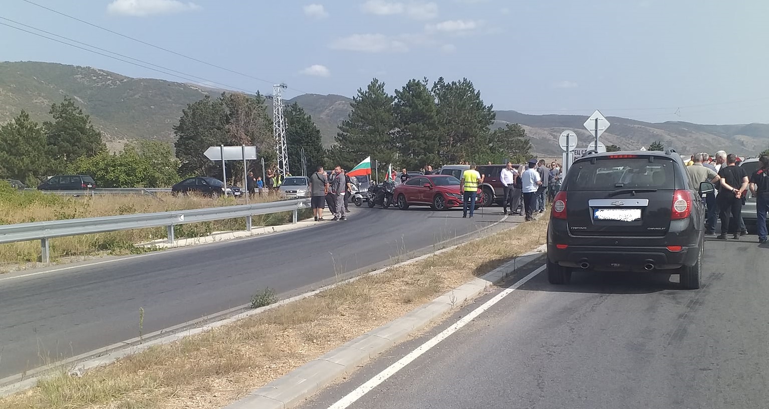 Протестиращи енергетици блокираха Подбалканския път при Тополчане