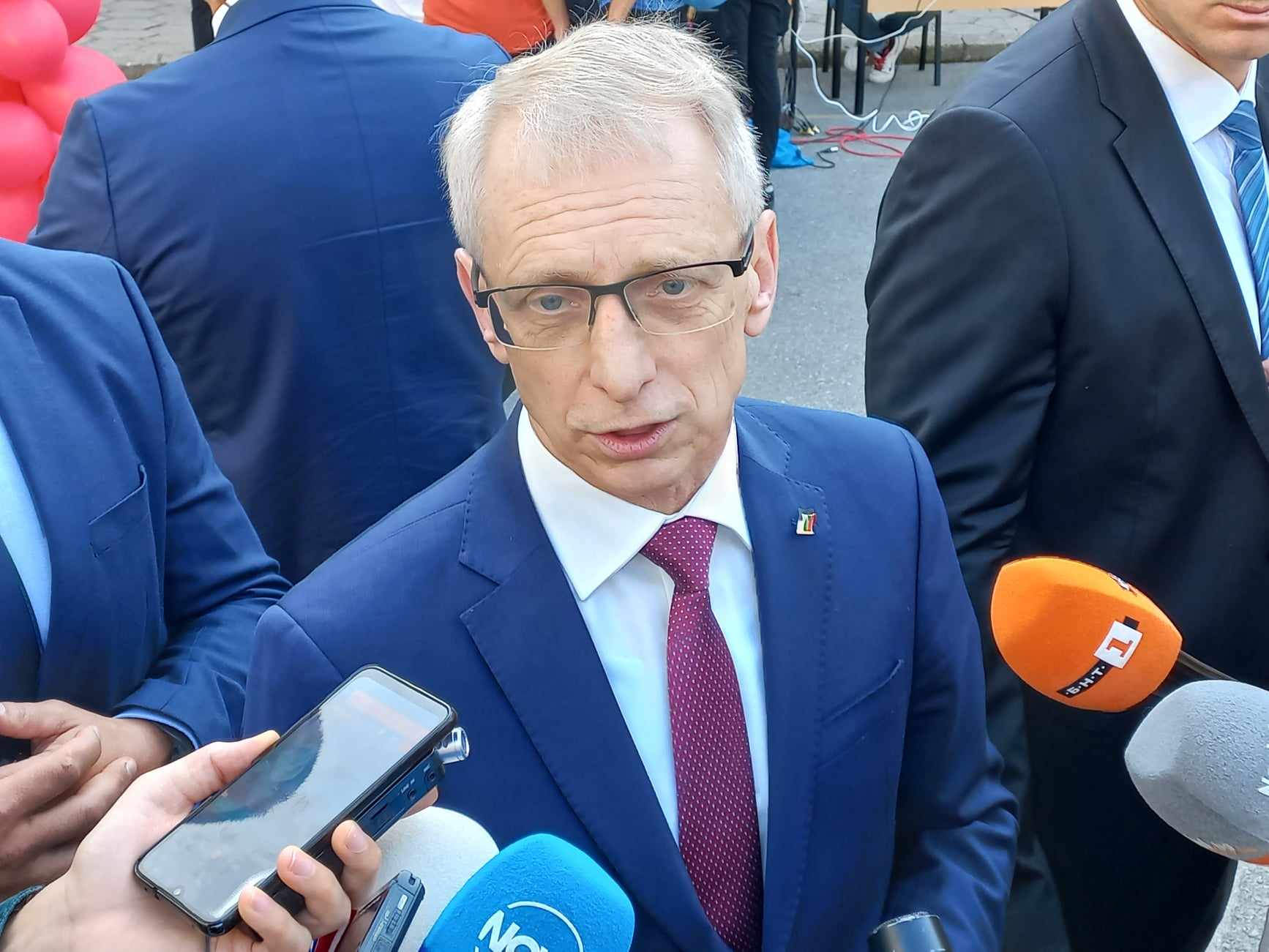 Денков ще се срещне с германския канцлер Олаф Шолц