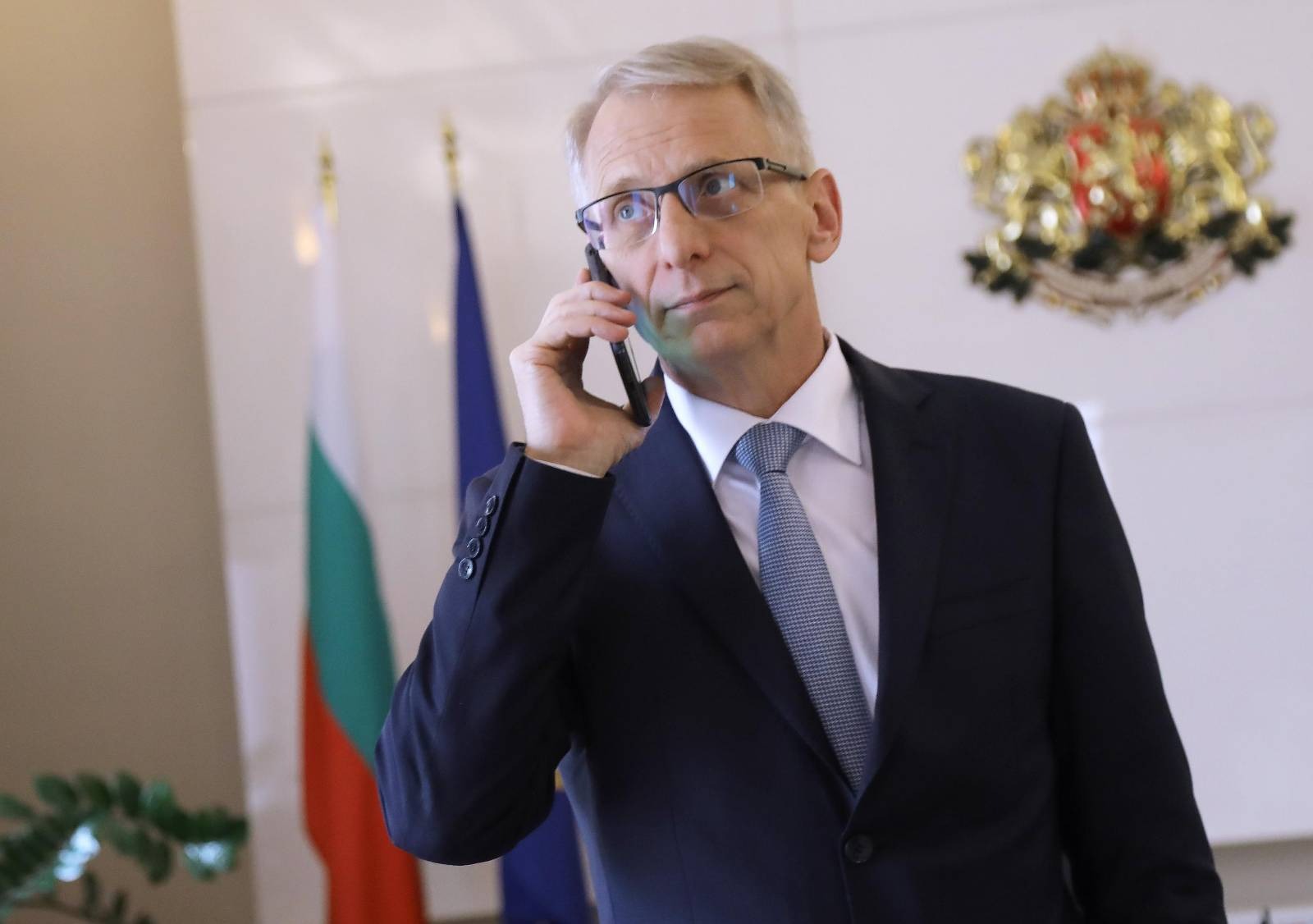 Изкуственият интелект атакува властта - появи се фалшиво видео и с премиера Денков