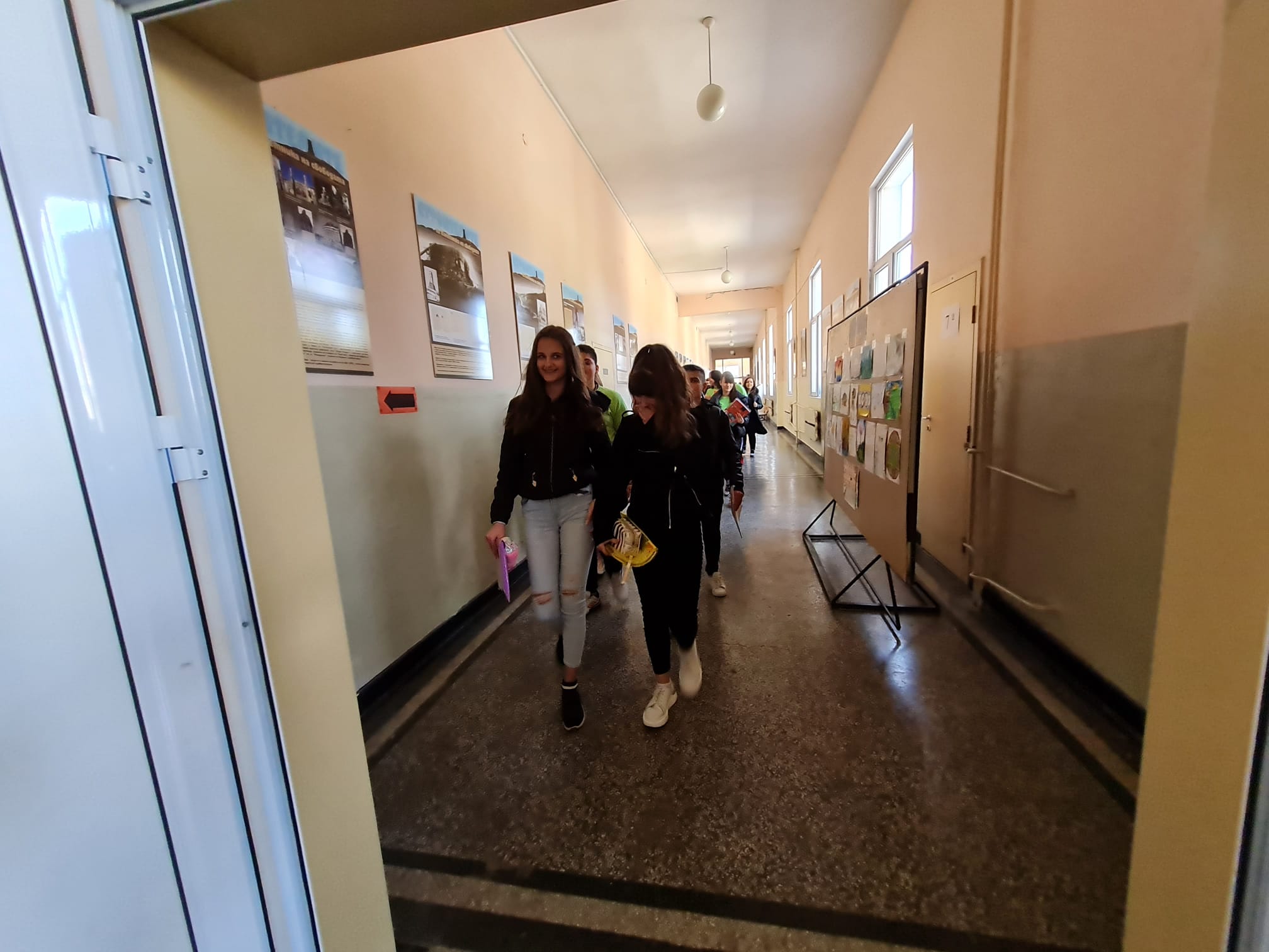 Още 10 дни приемат заявления за еднократни помощи за ученици