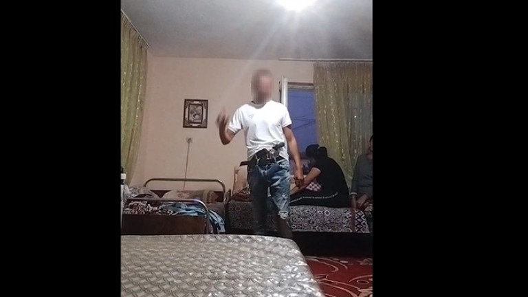 Мъжът, държал заложници в село Вълково, се обеси в килията на благоевградския арест