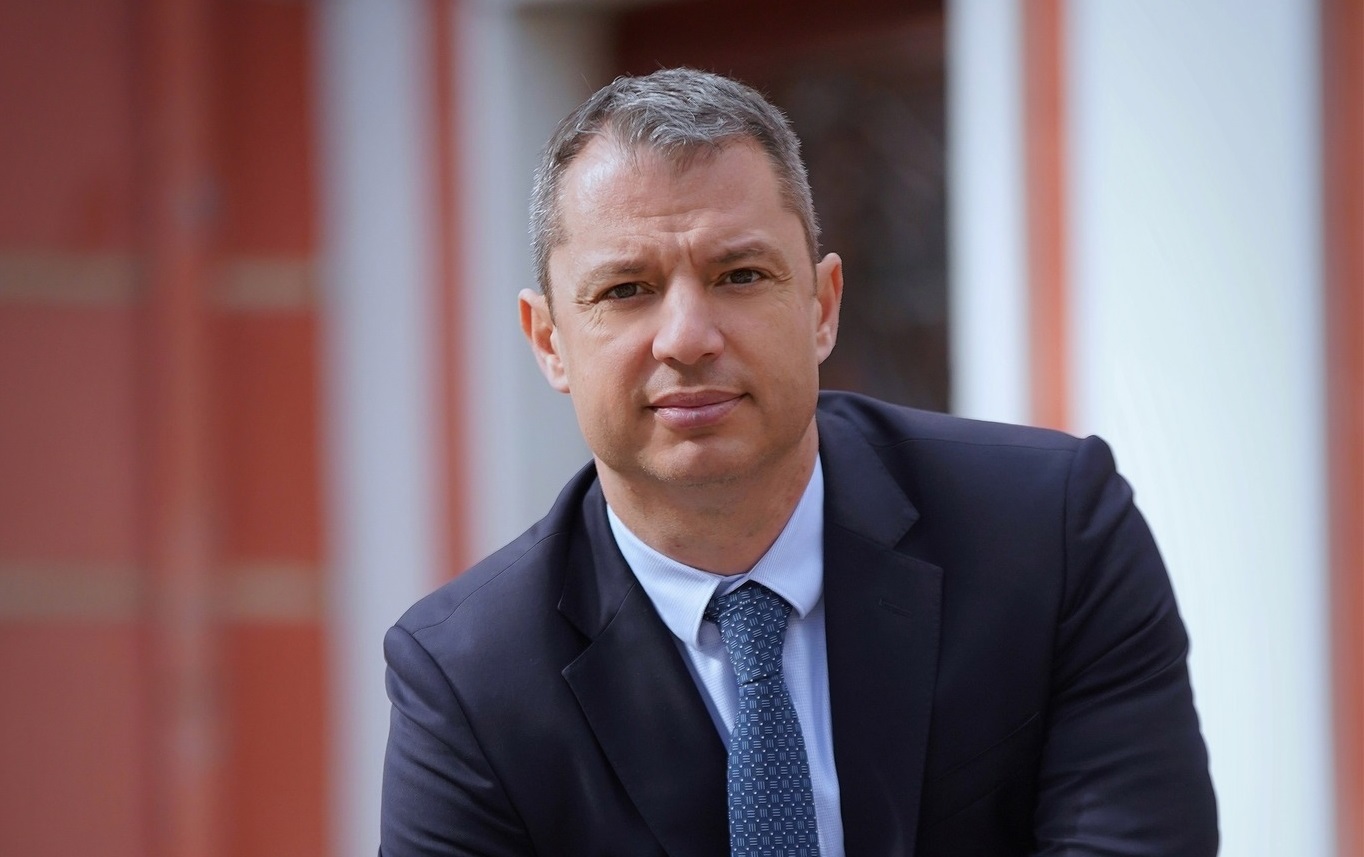 Делян Добрев: Чисто нова далавера - кабинетът дава 662 млн. лв. на свои фирми за фотоволтаици