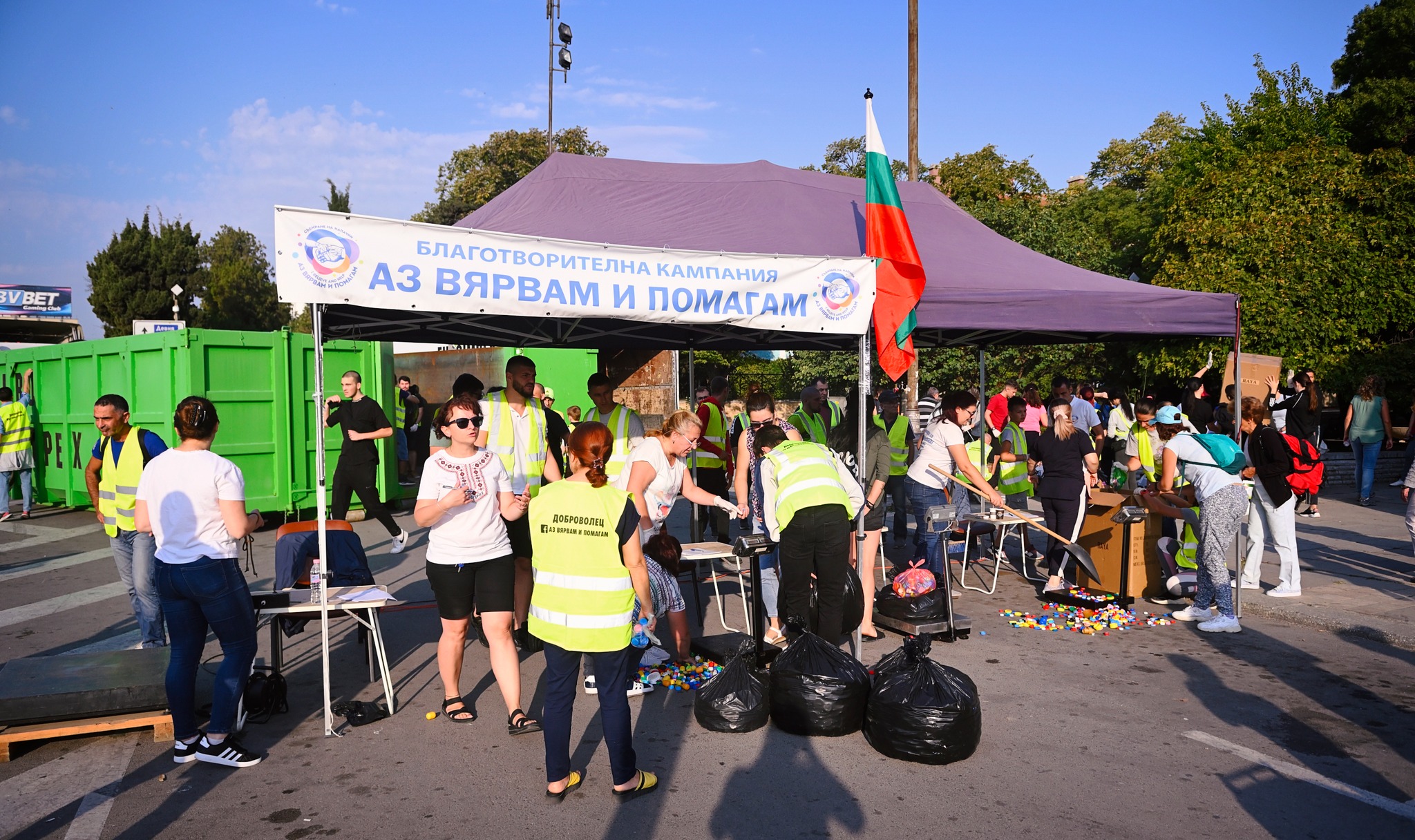 Във Варна събраха 24 тона капачки за медицинска апаратура и втора детска линейка