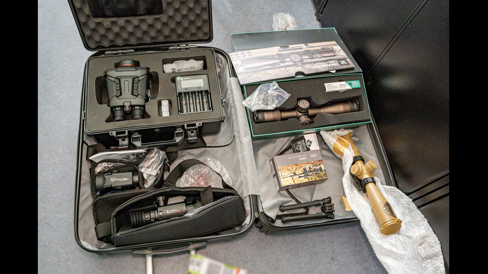 Задържане под стража ще поиска прокуратурата за групата, снабдявала "Вагнер" с военно оборудване