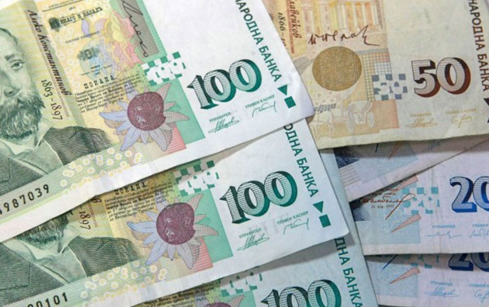 Вдигнаха на 933 лв. минималната заплата