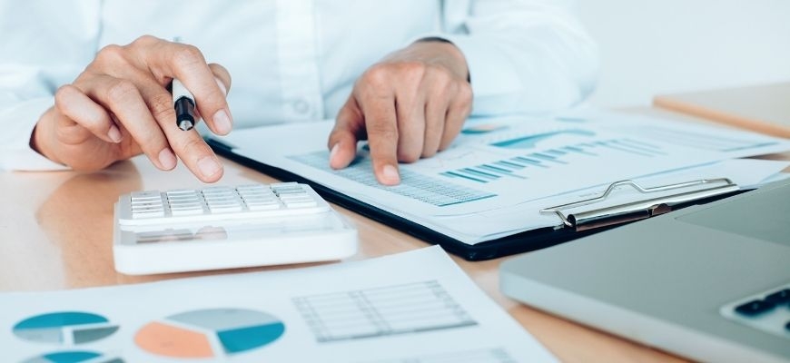 Пилците се броят след края на фискалната година