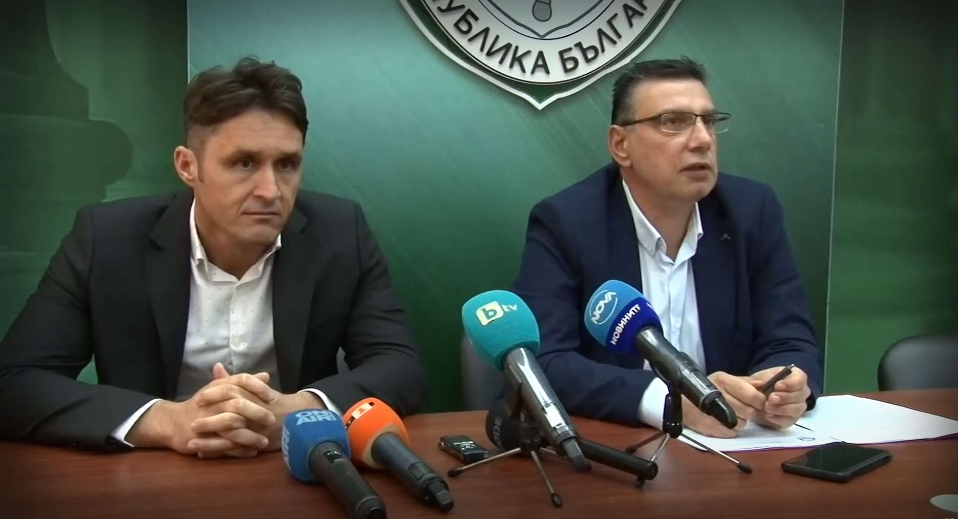 Задържаха 14 души за трафик на луксозни автомобили