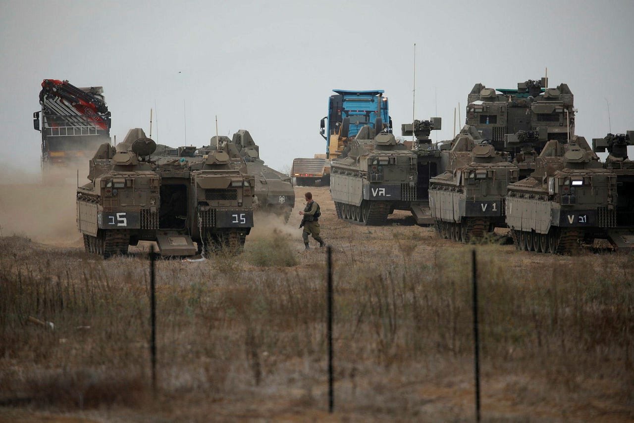 Израелската армия даде нов срок на цивилните палестинци в северната част на Газа да се евакуират на юг