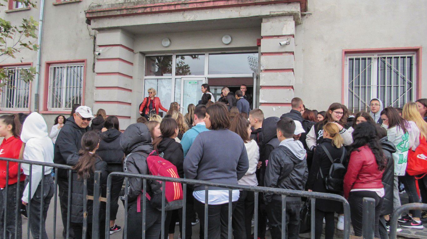 Влад Михайлов: Успях да сложа в 20 училища бомби