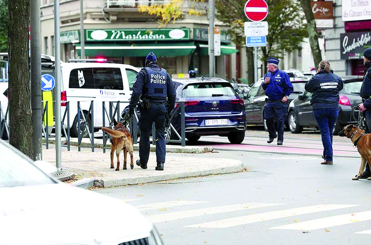 Бежанец от Тунис застреля двама шведи в Брюксел (обзор)