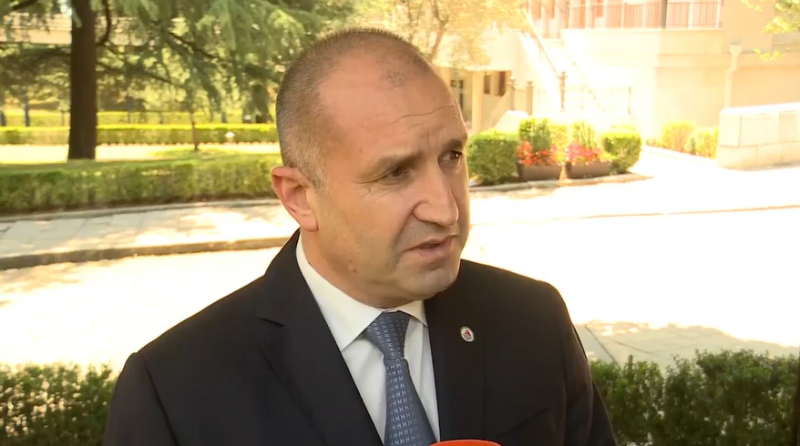 Радев за управляващите: Искат да осакатят тотално правомощията на президента