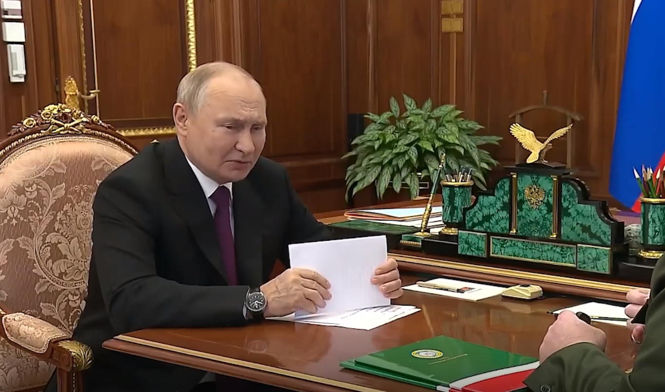 Путин: Самолети с "Кинжал" ще патрулират пространството над Черно море