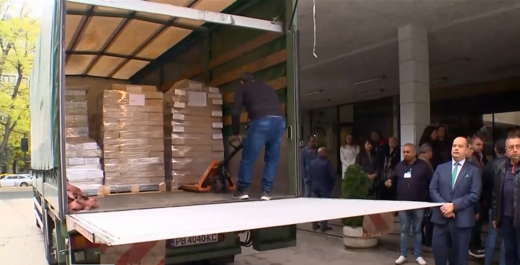 Бюлетините за Пловдив пристигнаха под полицейска охрана