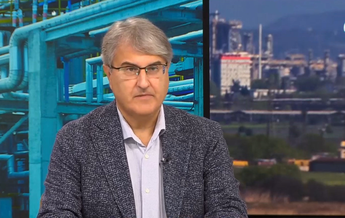 Евгений Кънев: Преди да спре дерогацията, трябва план как да бъдат заместени 3 млн. тона петрол