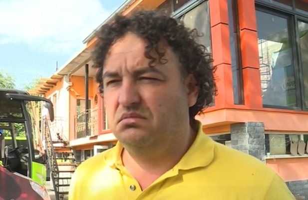 "Вътре не е имало пътници": Говори собственикът на автобуса, сниман с дете зад волана