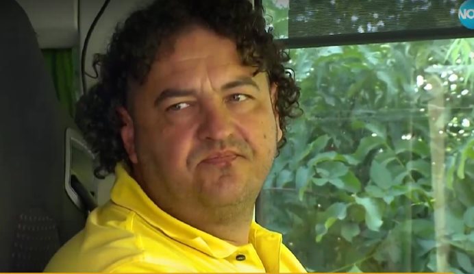 Собственикът на автобуса, сниман с дете зад волана: Явно колегата е искал да сбъдне мечтата на едно дете