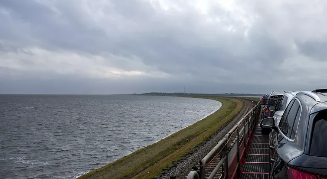 Два товарни кораба се сблъскаха в Северно море, няколко души са в неизвестност