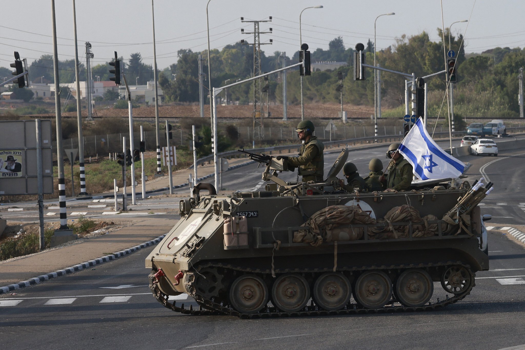 Над 100 000 израелци са подали молби за разрешителни за оръжие след нападението на „Хамас”