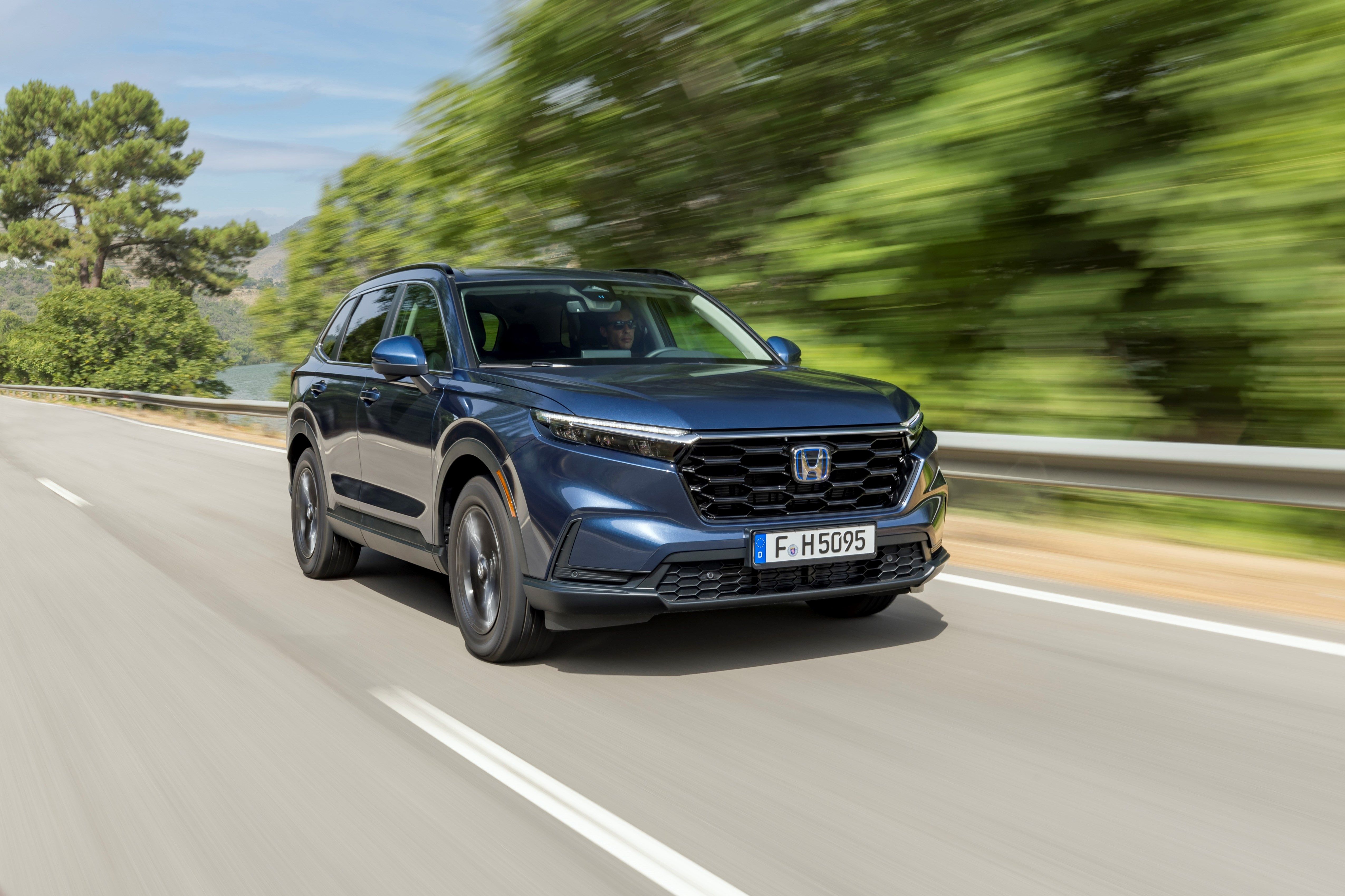 CR-V идва с две хибридни системи
