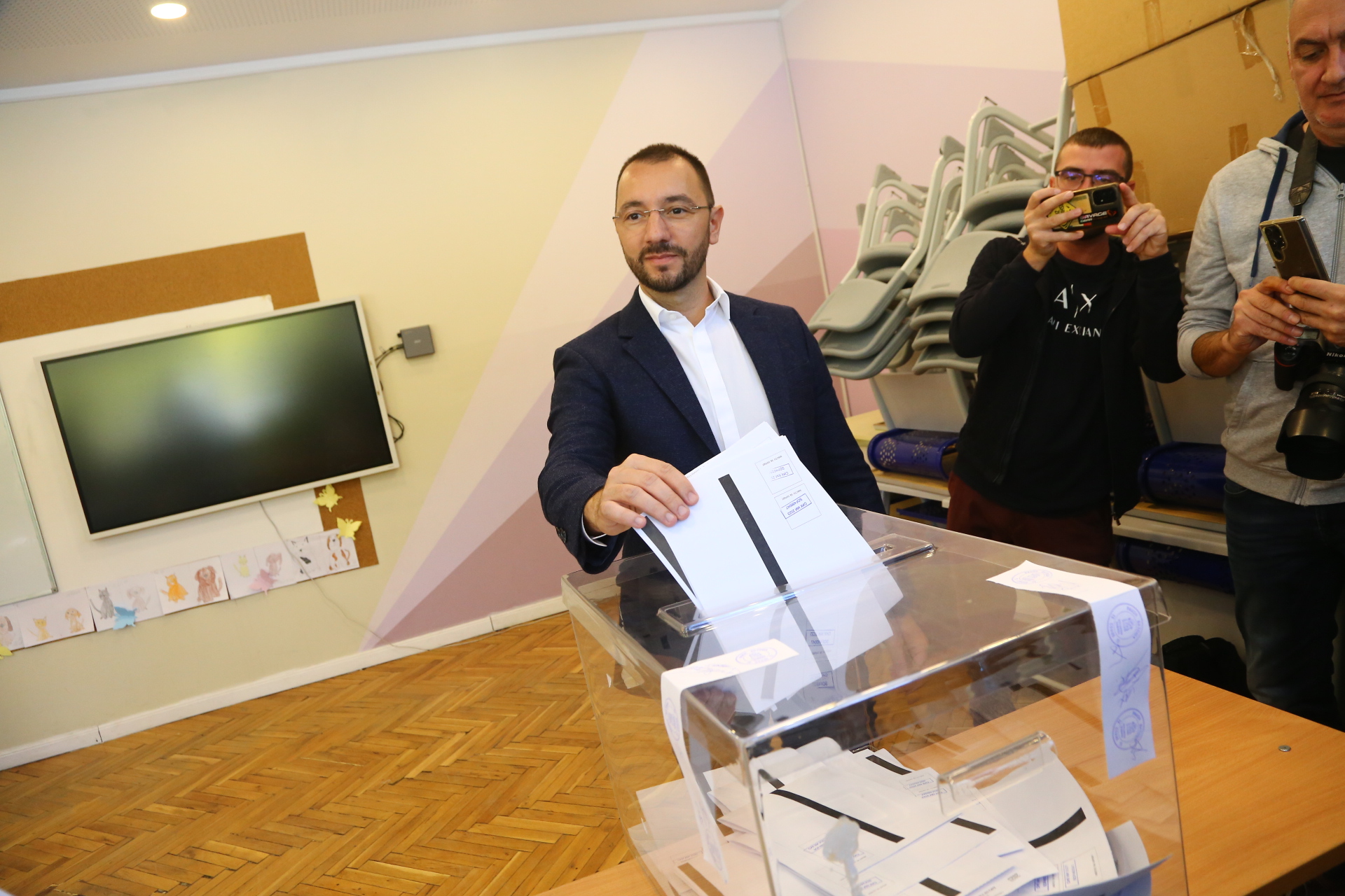 Хекимян: Гласувах за това хаоса в държавата, който виждаме през последните две години и половина да не се повтори