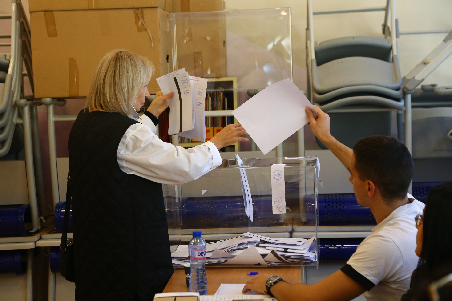 ЦИК: Валидни са и бюлетините с отпечатък от вот върху други такива