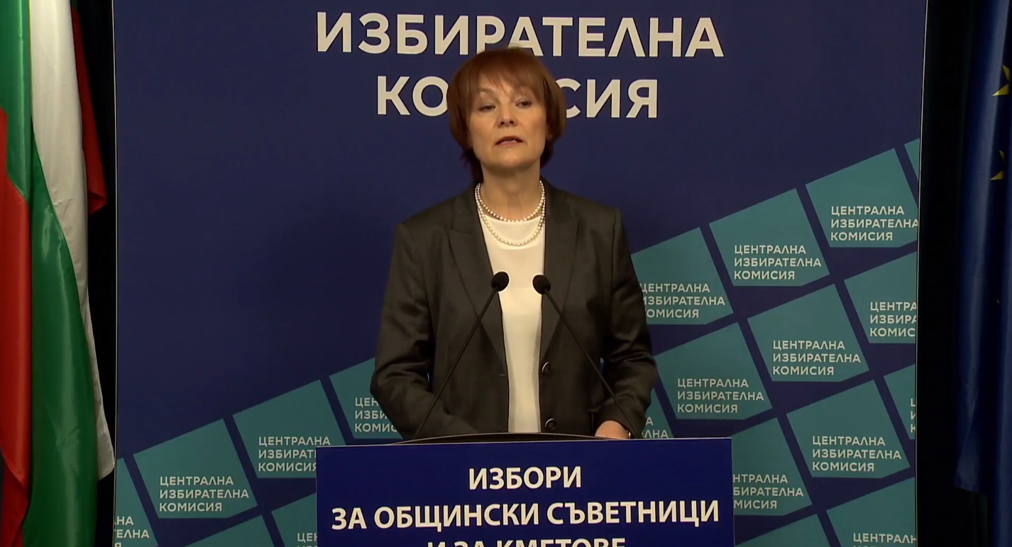 Ксерокопират бюлетини в няколко секции, защото свършили