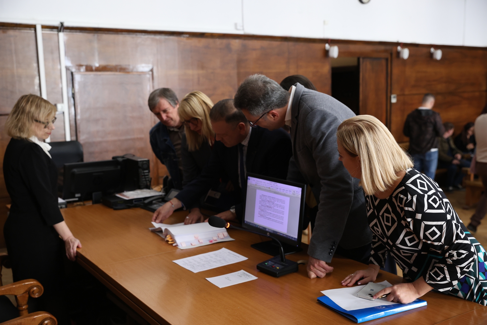 Още тази вечер ВАС ще се произнесе по отмяната на машинния вот