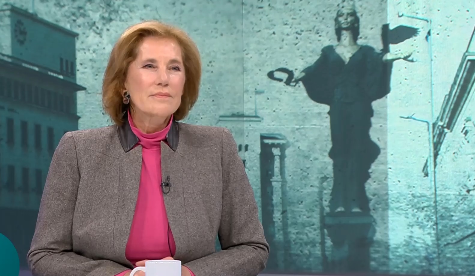 Елена Поптодорова: Широкомащабна война не е изключена