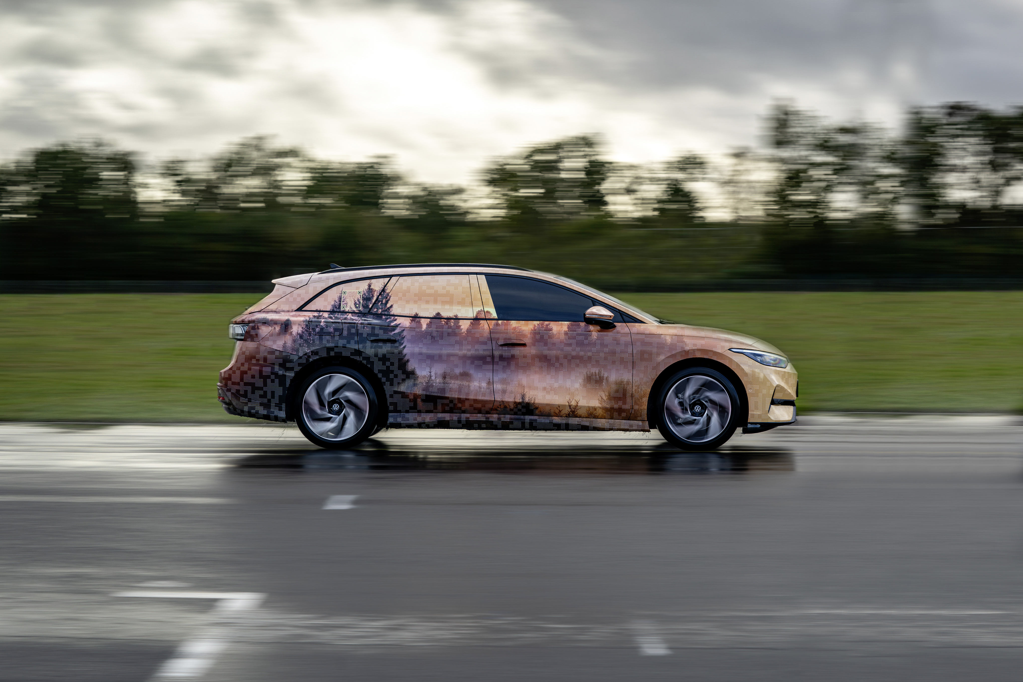 Volkswagen пуска комби на ток