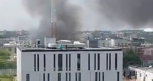 Експлозия уби двама души в посолството на Канада в Нигерия