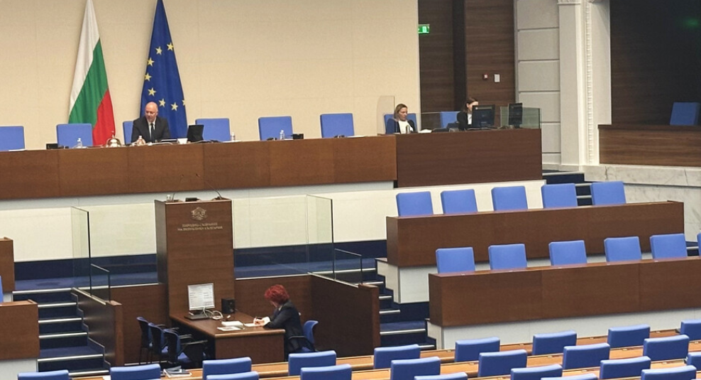 Парламентът не събра кворум за първо редовно заседание след местните избори
