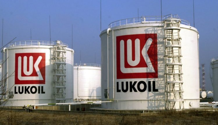 Пишат как „Нефтохим“ заобикаля петролното ембарго на ЕС, от рафинерията отричат