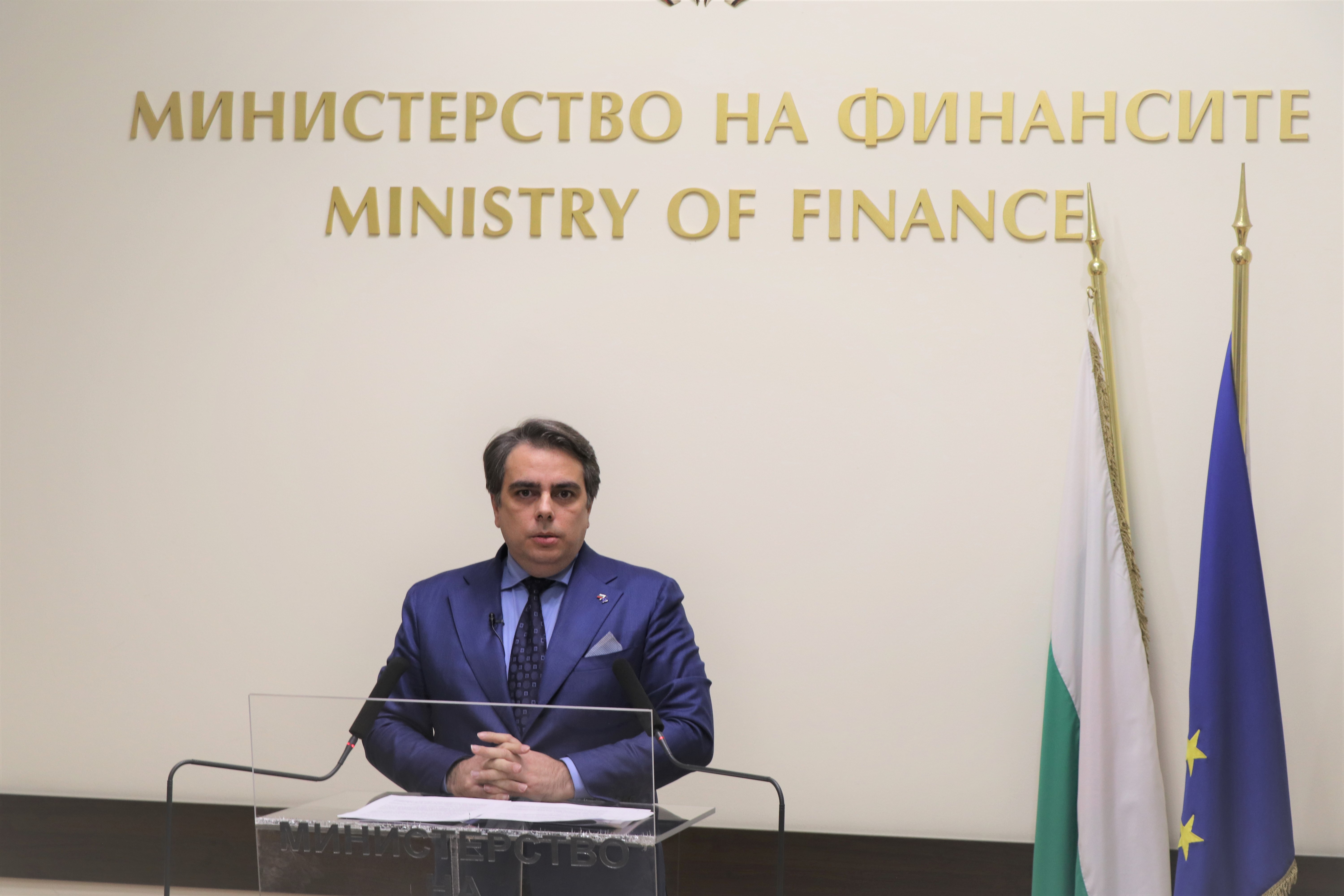 Бюджетът вдига инфлацията и ни спъва за еврозоната