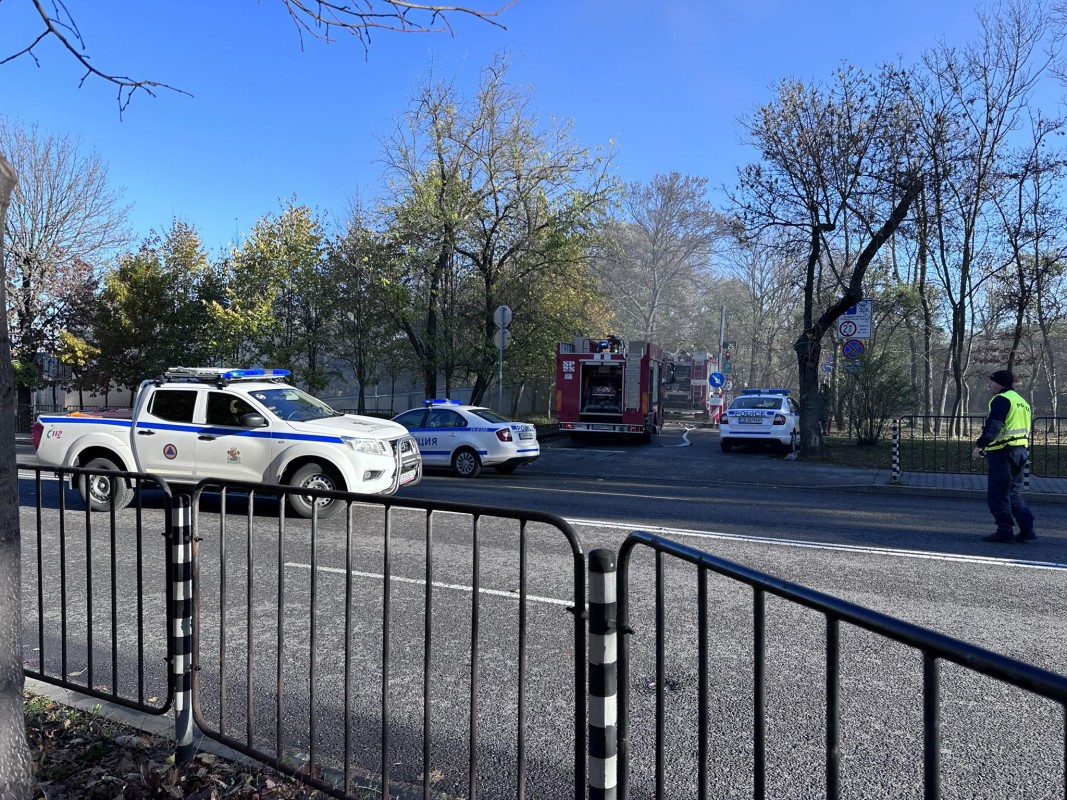 Автомобил с газова уредба се е запалил в буферен паркинг в София